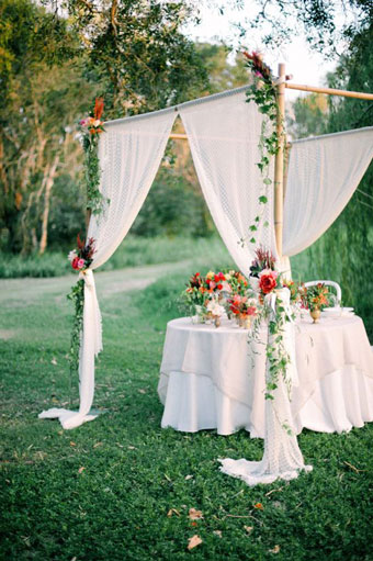 gazebo matrimonio boho tavolo sposi chuppah