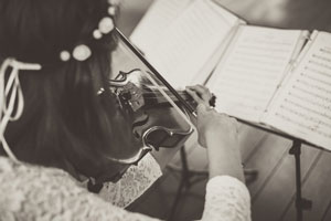 Musica-per-matrimonio-violino_Matrimoni-con-laccento_Roberta-Patane