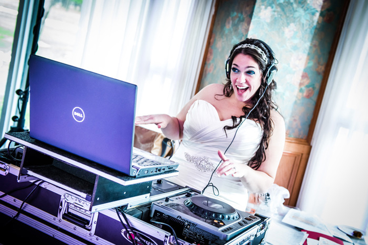 Il DJ per matrimonio: animatore o no?