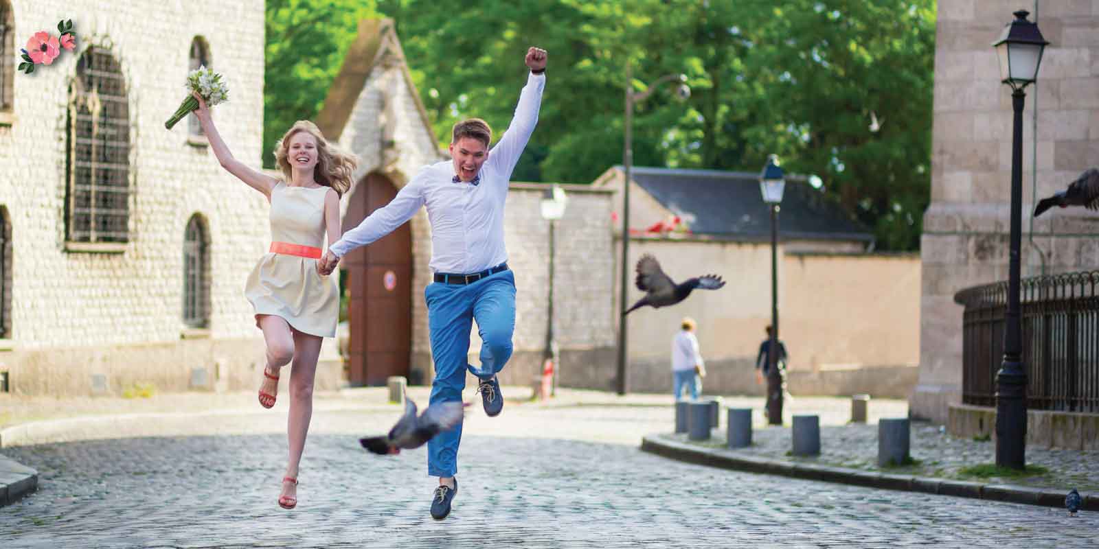Promessa di matrimonio Sposi che saltano felici in seguito alla Promessa di matrimonio