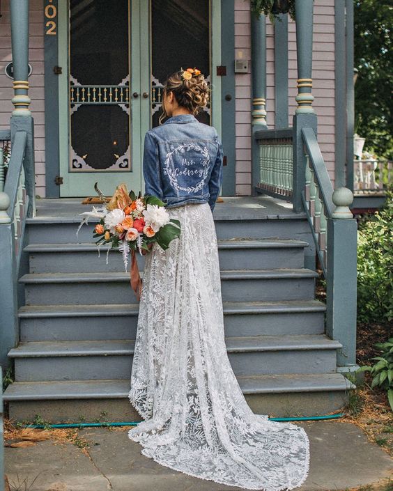 Sposa con giacchino di jeans